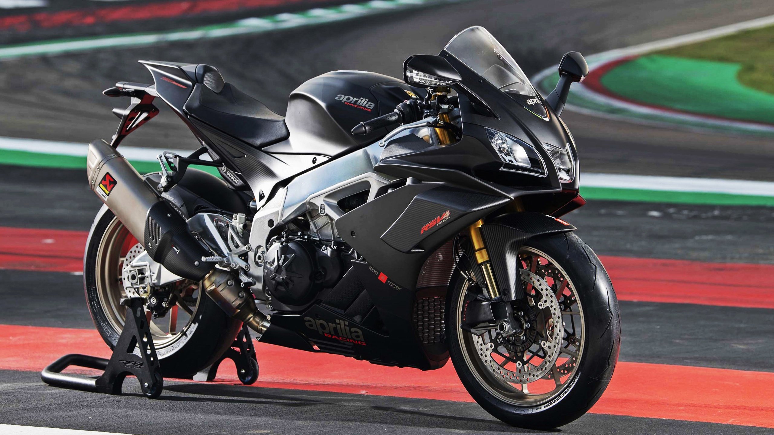 开云官方-男子200米蝶泳选手表现稳定,男子两百米蝶泳